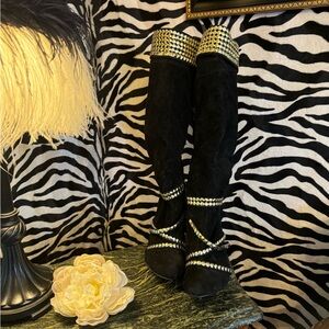 Velvet knee-high embellished chic boots boots never used